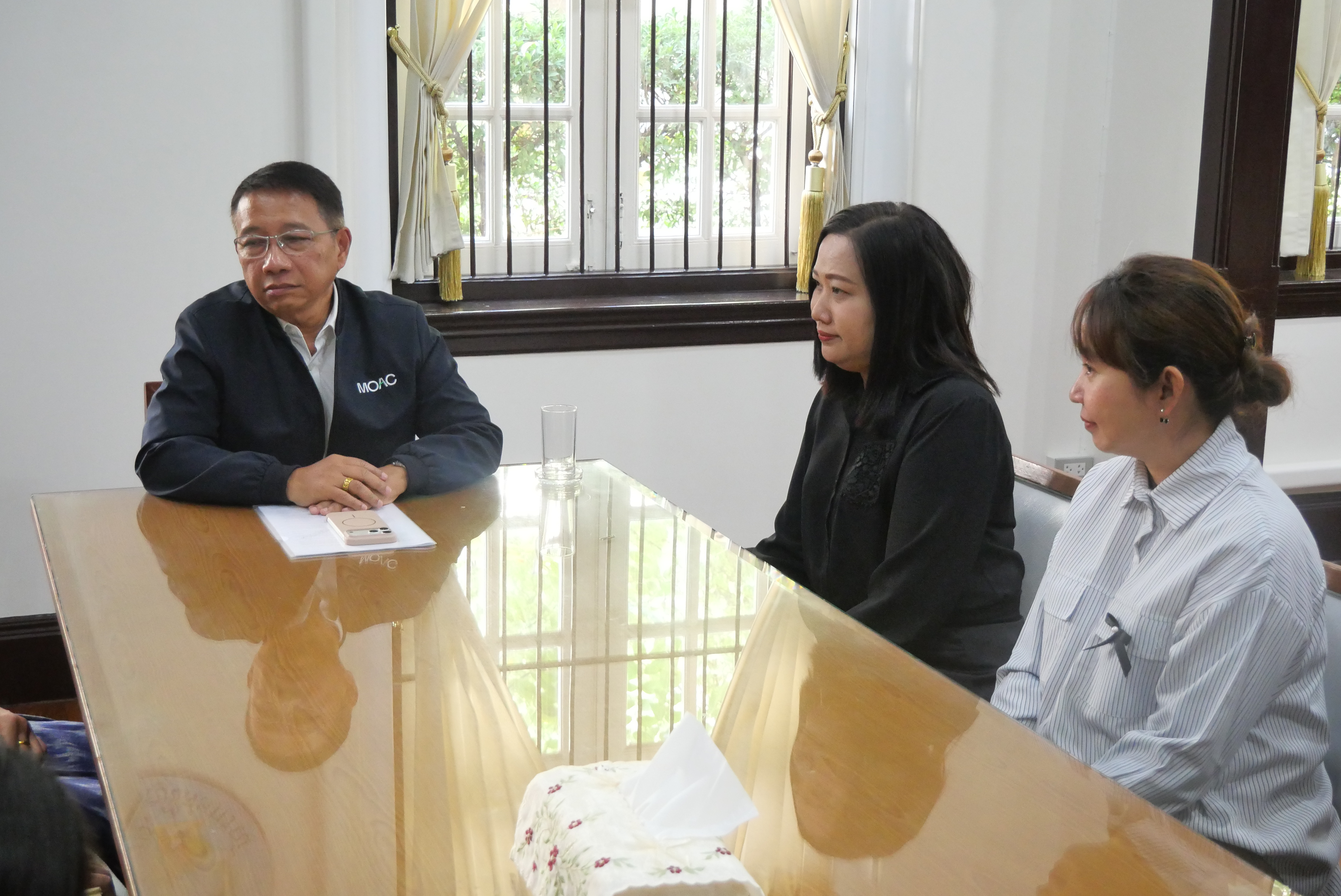 title - สำนักบริหารกลาง ส.ป.ก. ร่วมแสดงความยินดี และสวัสดีปีใหม่ อธิบดีกรมตรวจบัญชีสหกรณ์ พร้อมรับพรต้อนรับปีใหม่ 2569